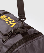 Charger l'image dans la galerie, SAC DE SPORT UFC FUSION BY VENUM FIGHT WEEK - MARRON TERRESTRE