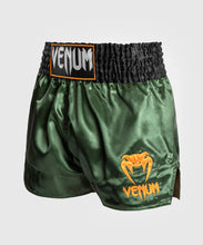 Charger l'image dans la galerie, SHORT DE MUAY THAI VENUM CLASSIC - VERT/OR/NOIR
