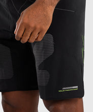 Charger l'image dans la galerie, FIGHTSHORT VENUM TRAINING CAMP 4.0 - NOIR/VERT FLUO