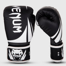 Charger l'image dans la galerie, GANTS DE BOXE VENUM CHALLENGER 2.0 KIDS - NOIR/BLANC