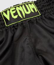 Charger l'image dans la galerie, SHORT DE MUAY THAI VENUM CLASSIC - NOIR/JAUNE FLUO