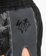 Charger l'image dans la galerie, SHORT DE MUAY THAI VENUM S47 - NOIR/ORANGE