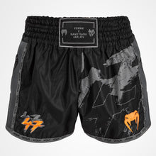 Charger l'image dans la galerie, SHORT DE MUAY THAI VENUM S47 - NOIR/ORANGE