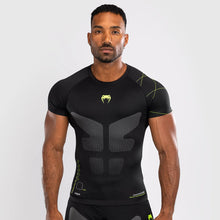 Charger l'image dans la galerie, RASHGUARD MANCHES COURTES VENUM TRAINING CAMP 4.0 - NOIR/VERT FLUO