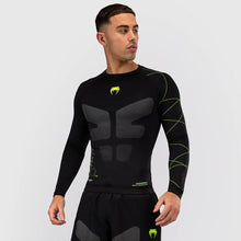 Charger l'image dans la galerie, RASHGUARD MANCHES LONGUES VENUM TRAINING CAMP 4.0 - NOIR/VERT FLUO