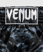 Charger l'image dans la galerie, SHORT DE MUAY THAI VENUM CLASSIC - DARK CAMO
