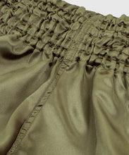 Charger l'image dans la galerie, SHORT DE MUAY THAI VENUM CLASSIC - KAKI/NOIR