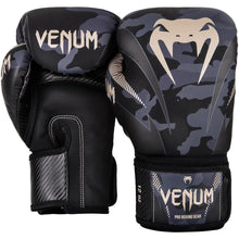 Charger l'image dans la galerie, GANTS DE BOXE VENUM IMPACT - DARK CAMO/SABLE