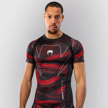 Charger l'image dans la galerie, RASHGUARD MANCHES COURTES VENUM MATUPA - ROUGE