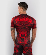 Charger l'image dans la galerie, RASHGUARD MANCHES COURTES VENUM WOLF ATAK - NOIR/ROUGE