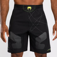 Charger l'image dans la galerie, FIGHTSHORT VENUM TRAINING CAMP 4.0 - NOIR/VERT FLUO
