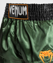 Charger l'image dans la galerie, SHORT DE MUAY THAI VENUM CLASSIC - VERT/OR/NOIR