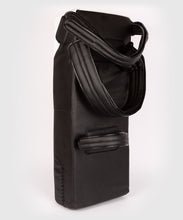 Charger l'image dans la galerie, BOUCLIER KICK BOXING MICRO FIBRE - NOIR/BLANC