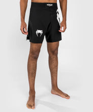 Charger l'image dans la galerie, FIGHTSHORT VENUM LIGHT 5.0 - NOIR/BLANC