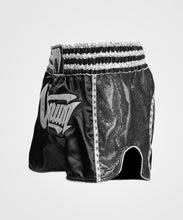 Charger l'image dans la galerie, SHORT DE MUAY THAI VENUM ABSOLUTE 2.0 - NOIR/ARGENT