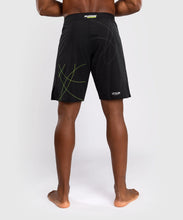 Charger l'image dans la galerie, FIGHTSHORT VENUM TRAINING CAMP 4.0 - NOIR/VERT FLUO