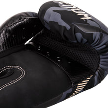 Charger l'image dans la galerie, GANTS DE BOXE VENUM IMPACT - DARK CAMO/SABLE