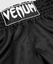 Charger l'image dans la galerie, SHORT DE MUAY THAI VENUM CLASSIC - NOIR/BLANC