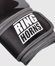 Charger l'image dans la galerie, GANTS DE BOXE RINGHORNS CHARGER - NOIR/BLANC