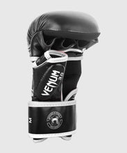 Charger l'image dans la galerie, GANTS DE SPARRING VENUM CHALLENGER 3.0 - NOIR/BLANC