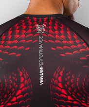 Charger l'image dans la galerie, RASHGUARD MANCHES COURTES VENUM MATUPA - ROUGE
