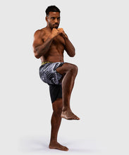 Charger l'image dans la galerie, FIGHTSHORT VENUM WOLF ATAK - NOIR/GRIS
