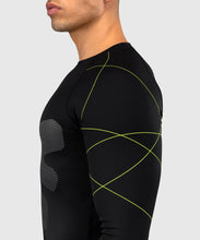 Charger l&#39;image dans la galerie, RASHGUARD MANCHES LONGUES VENUM TRAINING CAMP 4.0 - NOIR/VERT FLUO
