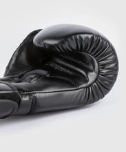 Charger l'image dans la galerie, GANTS DE BOXE ENFANT VENUM CONTENDER 1.5 - NOIR/NOIR
