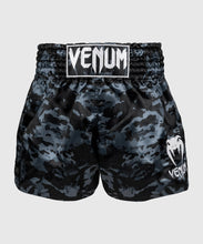 Charger l&#39;image dans la galerie, SHORT DE MUAY THAI VENUM CLASSIC - DARK CAMO
