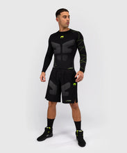 Charger l&#39;image dans la galerie, RASHGUARD MANCHES LONGUES VENUM TRAINING CAMP 4.0 - NOIR/VERT FLUO
