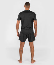 Charger l&#39;image dans la galerie, T-SHIRT DRY TECH VENUM ARES - NOIR/OR
