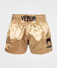 Charger l&#39;image dans la galerie, SHORT DE MUAY THAI VENUM CLASSIC -OR/NOIR
