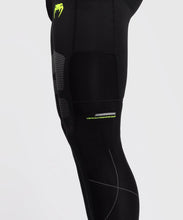 Charger l&#39;image dans la galerie, PANTALON DE COMPRESSION VENUM TRAINING CAMP 4.0 - NOIR/VERT FLUO
