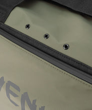 Charger l&#39;image dans la galerie, SAC DE SPORT VENUM TRAINER LITE EVO - NOIR/KAKI
