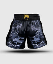 Charger l'image dans la galerie, SHORT DE MUAY THAI VENUM WOLF ATAK - NOIR/GRIS
