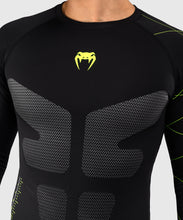 Charger l&#39;image dans la galerie, RASHGUARD MANCHES LONGUES VENUM TRAINING CAMP 4.0 - NOIR/VERT FLUO
