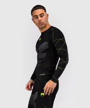 Charger l&#39;image dans la galerie, RASHGUARD MANCHES LONGUES VENUM TRAINING CAMP 4.0 - NOIR/VERT FLUO
