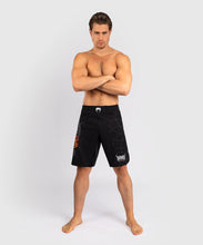 Charger l&#39;image dans la galerie, FIGHTSHORT VENUM GLADIATOR 5.0 - NOIR/ARGENT
