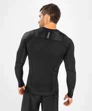 Charger l&#39;image dans la galerie, RASHGUARD VENUM G-FIT AIR - MANCHES LONGUES - NOIR
