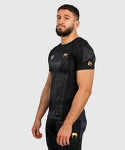 Charger l&#39;image dans la galerie, RASHGUARD MANCHES COURTES VENUM CHIMAEV
