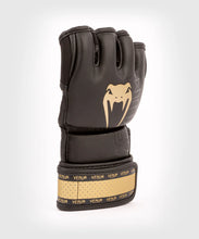 Charger l&#39;image dans la galerie, GANTS DE MMA VENUM IMPACT 2.0 - NOIR/OR
