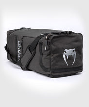 Charger l&#39;image dans la galerie, SAC DE SPORT VENUM - NOIR/ARGENT

