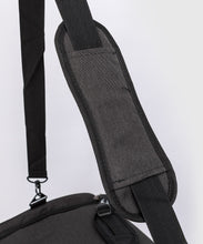 Charger l&#39;image dans la galerie, SAC DE SPORT VENUM - NOIR/ARGENT
