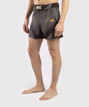 Charger l&#39;image dans la galerie, FIGHTSHORT HOMME UFC VENUM PRO LINE - CHAMPION
