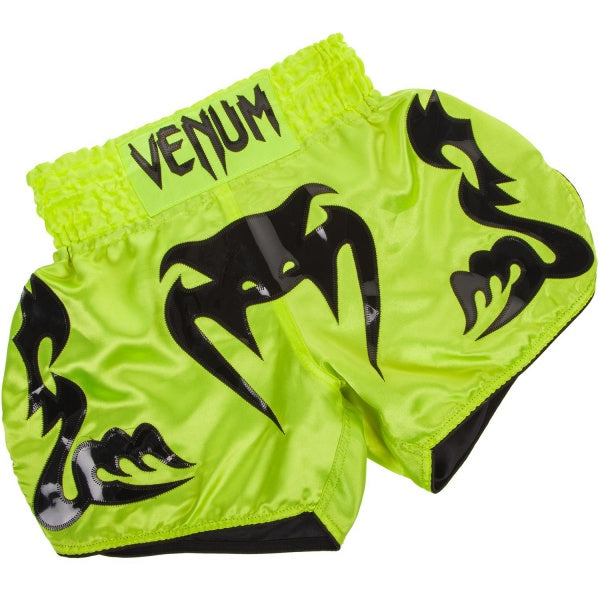 SHORT DE BOXE THAÏ VENUM BANGKOK INFERNO JAUNE FLUO/NOIR
