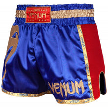Charger l&#39;image dans la galerie, SHORT MUAY THAI VENUM GIANT ROUGE/BLEU

